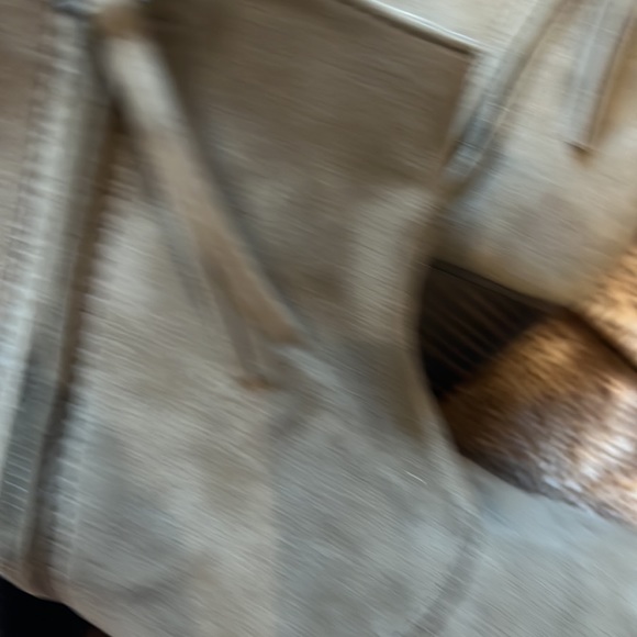 Perfect condition size 9 old navy suede booties - Picture 4 of 6